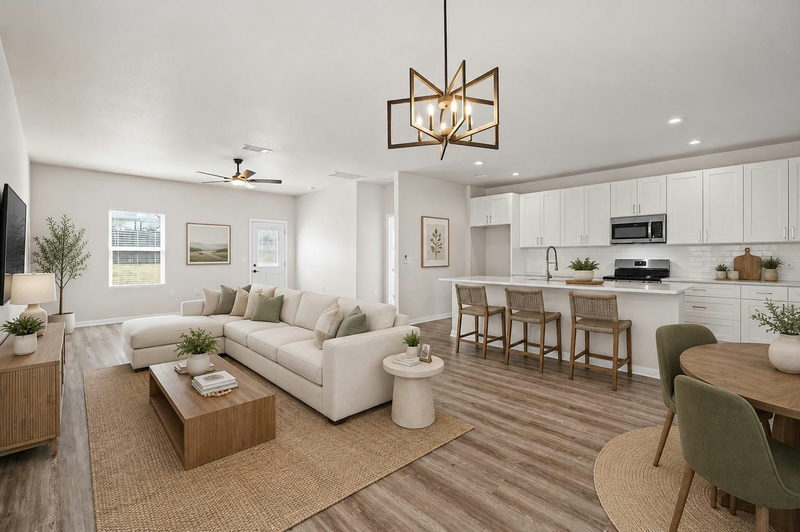 13513 Kearns Dr — exterior