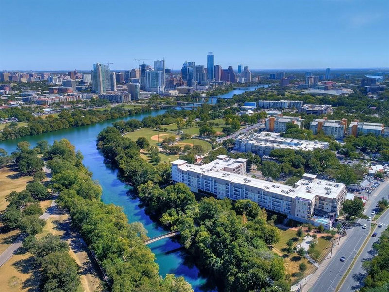 1900 Barton Springs Rd #5031 — exterior