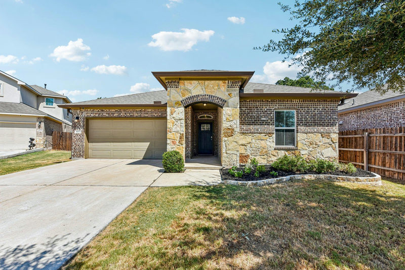 4413 Lobo Landing Ln — exterior