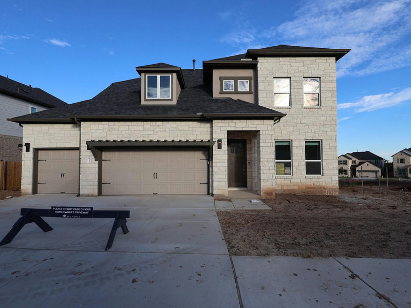 912 Purmela St — exterior