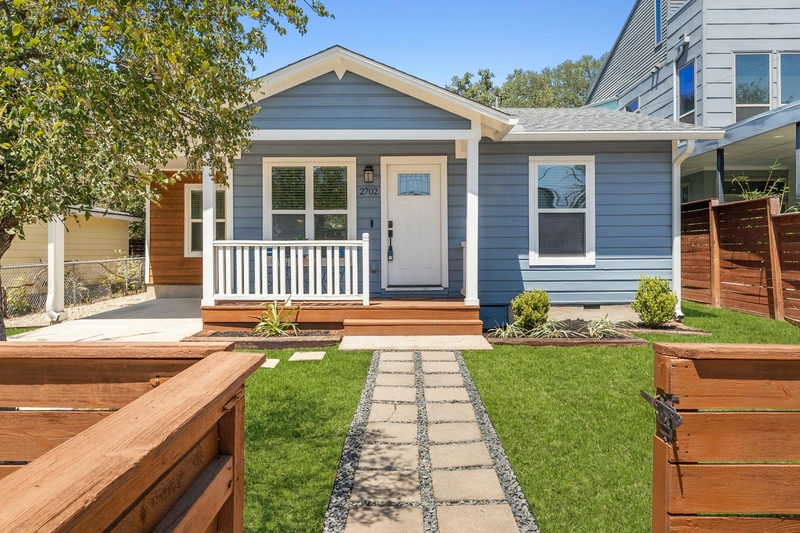 2702 Crest Ave #1 — exterior