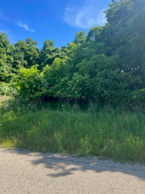 366 Riverside Dr — exterior