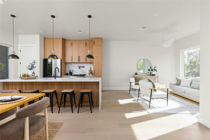 100 W Odell St #1 — exterior
