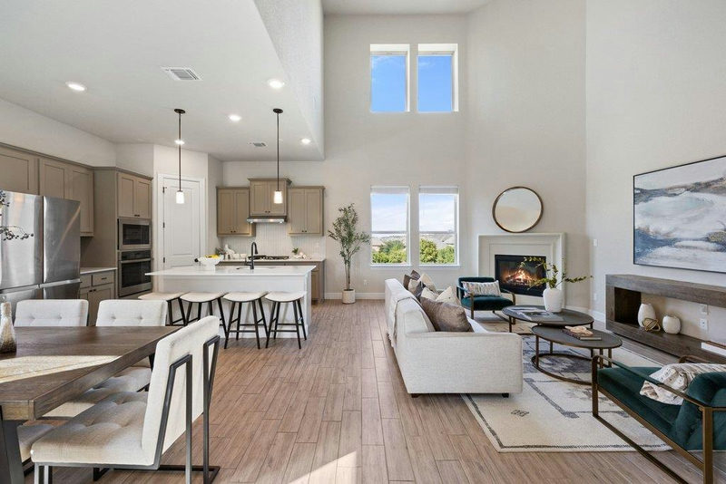 6800 Empresa Dr — exterior