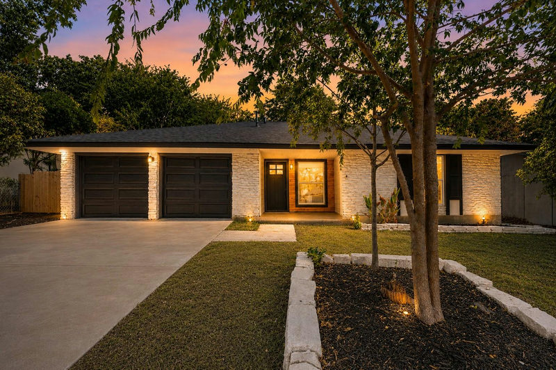 9847 Childress Dr — exterior