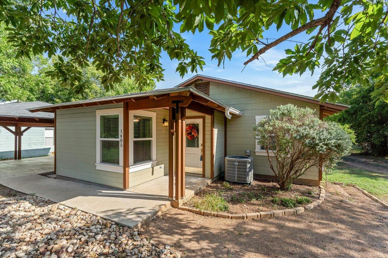 1405 Johnson St — exterior