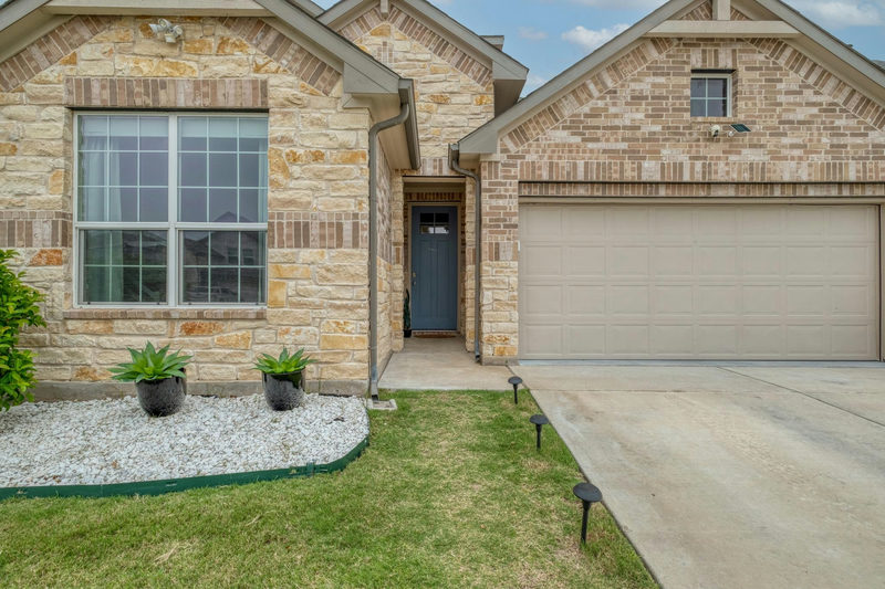 14005 McArthur Dr — exterior