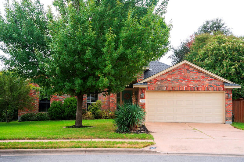 903 Ambrose Dr — exterior