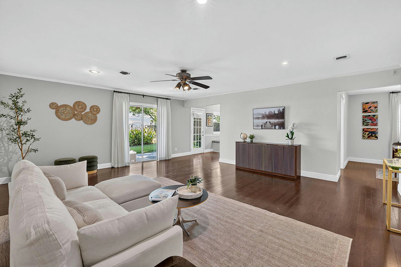 2114 Lanier Dr — exterior