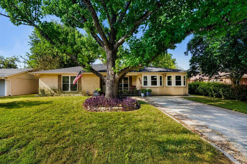 3017 Val Dr — exterior