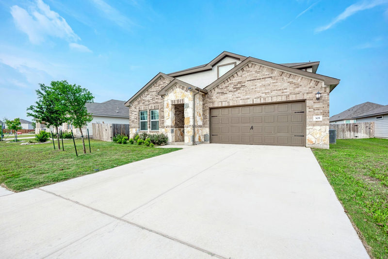 305 Windy Reed Rd — exterior