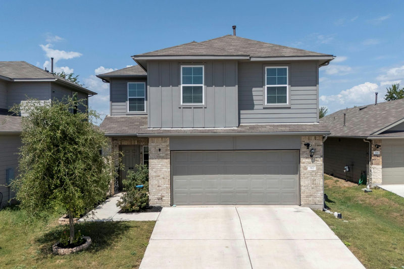 312 Sickle Loop — exterior