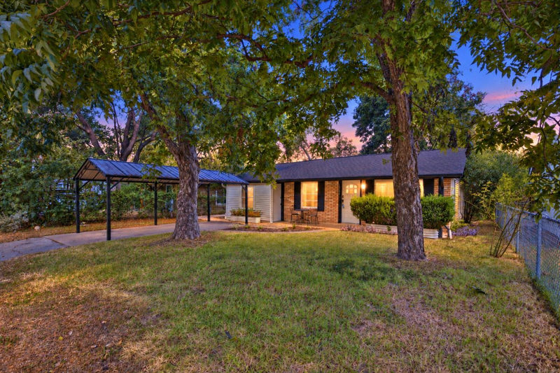 3206 Goodwin Ave — exterior