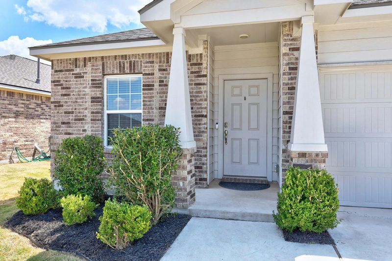 1233 WhippleTree Trl — exterior