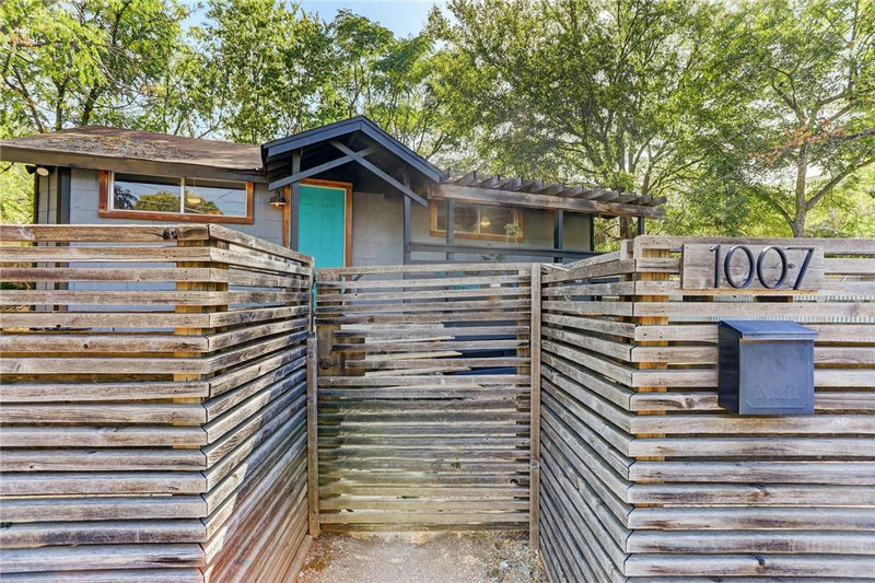 1007 Prospect Ave — exterior