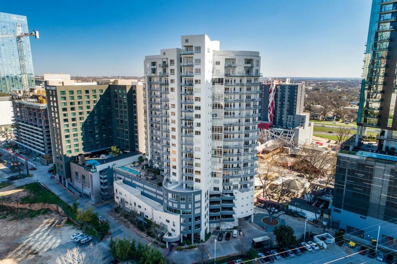 603 Davis St #708 — exterior
