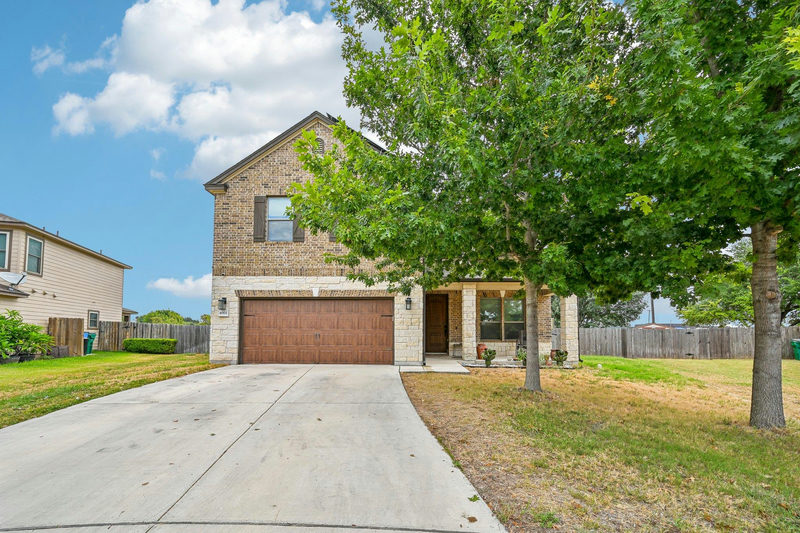 4002 Kings Canyon Dr — exterior