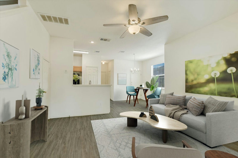 809 Sebastian Bnd #B — exterior