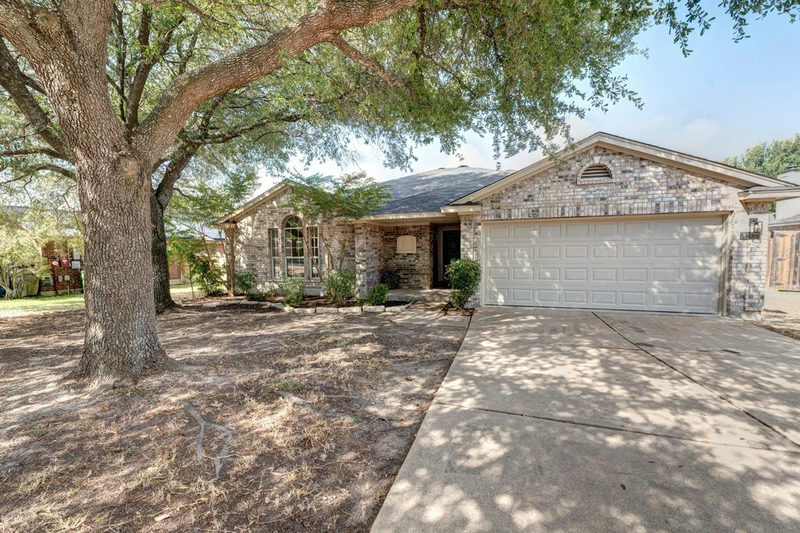 1114 Rolling Ridge Dr — exterior