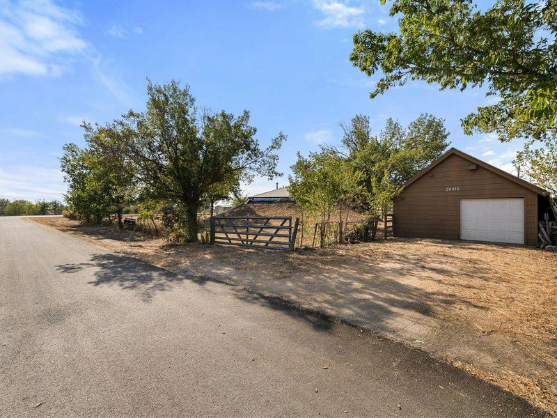 20416 Wilson Rd — exterior