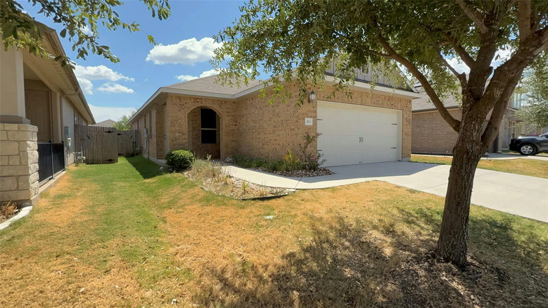 113 Mountain Valley St — exterior