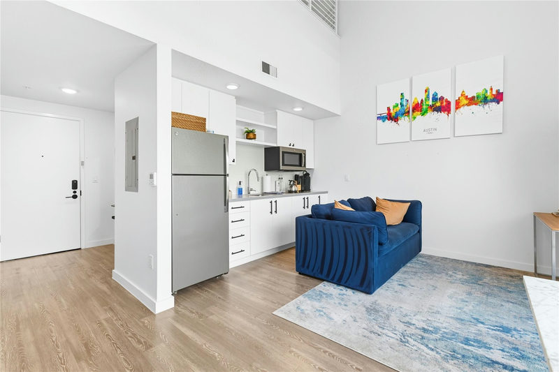 49 Navasota St #205 — exterior