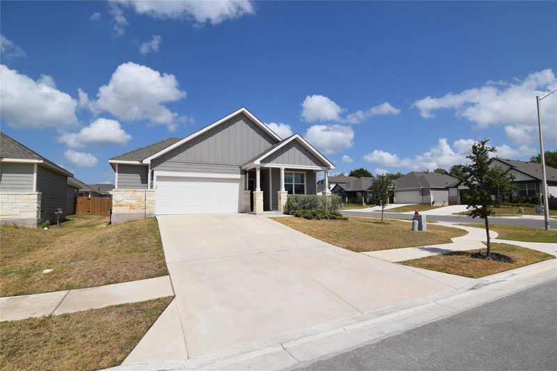 100 Corral Cv — exterior