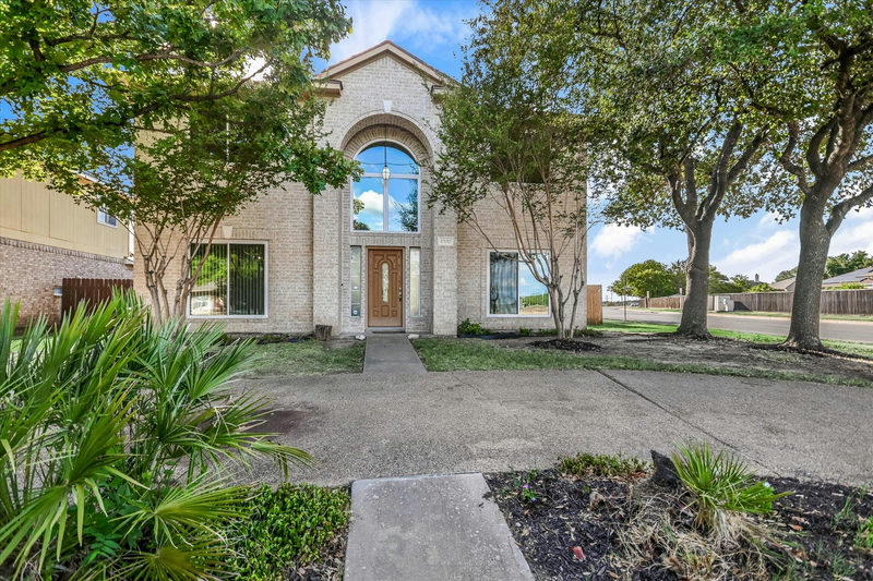 17132 Bishopsgate Dr — exterior