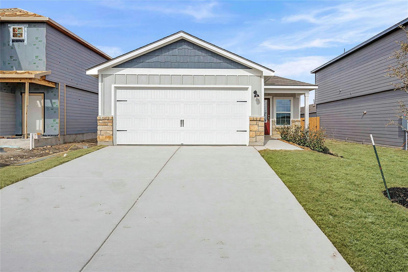 202 Myrtle Oak Dr — exterior