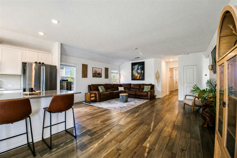 211 Mendoza — exterior