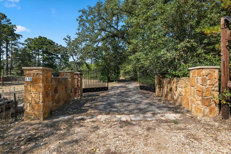 138 Forest Ln — exterior