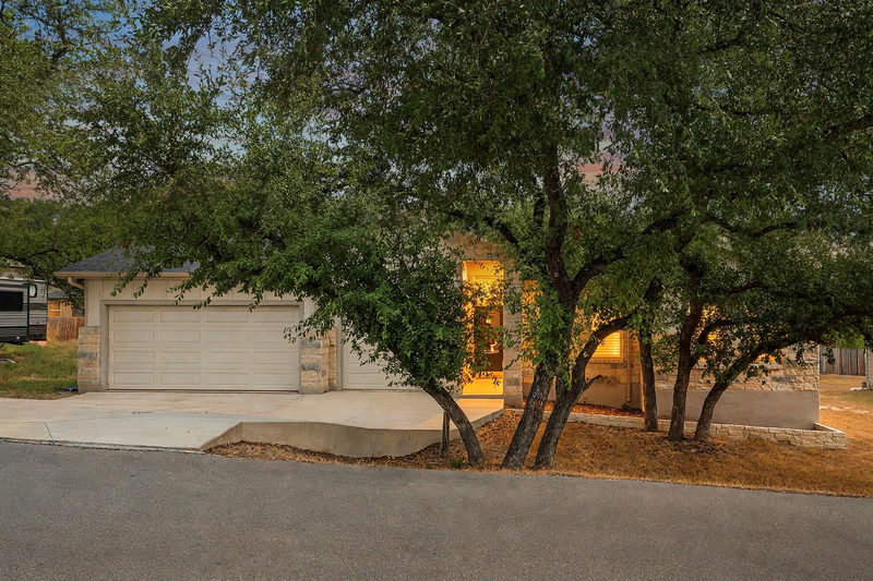 21208 Santa Rosa Ave — exterior