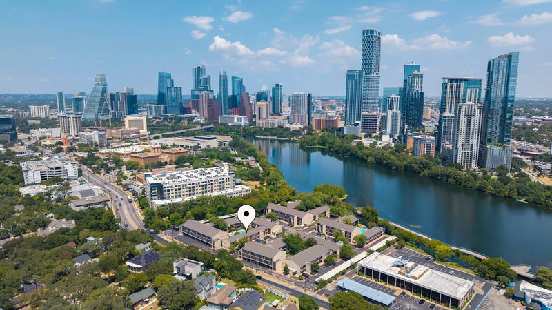 500 E Riverside Dr #119 — exterior