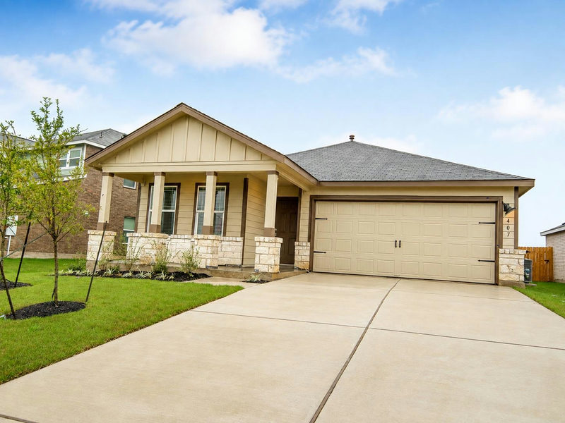 407 Avre Loop — exterior