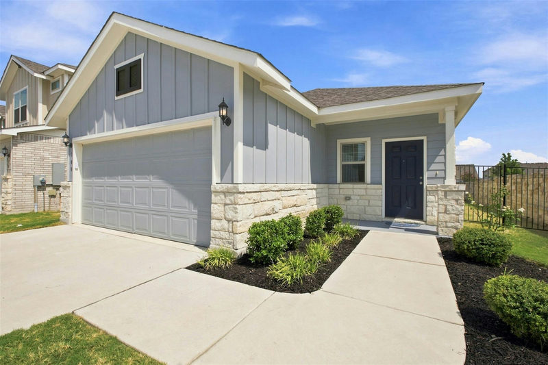 100 Bennington Dr — exterior