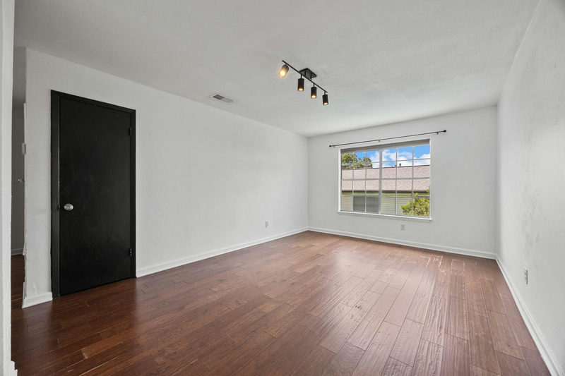 3902 Peterson Ave #203 — exterior