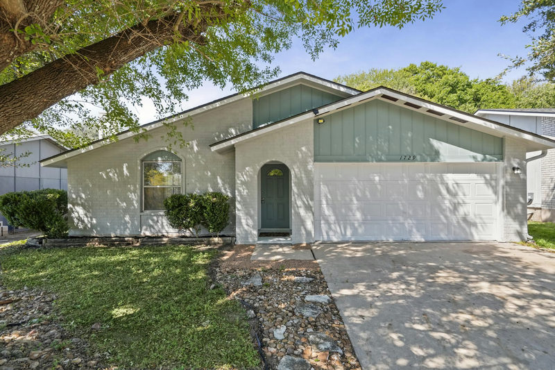 1729 Cricket Hollow Dr — exterior