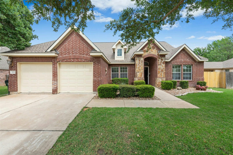 30013 Edgewood Dr — exterior