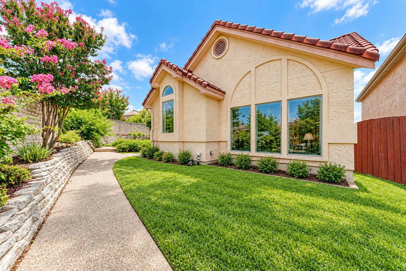 583 Rupen Dr — exterior