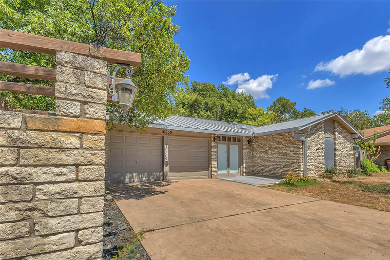 10809 Lambert Cir — exterior