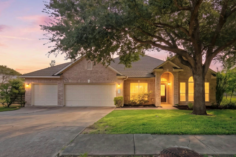 2813 Winding Shore Ln — exterior