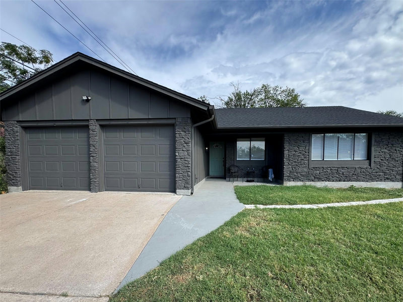 7001 Watchwood Dr — exterior