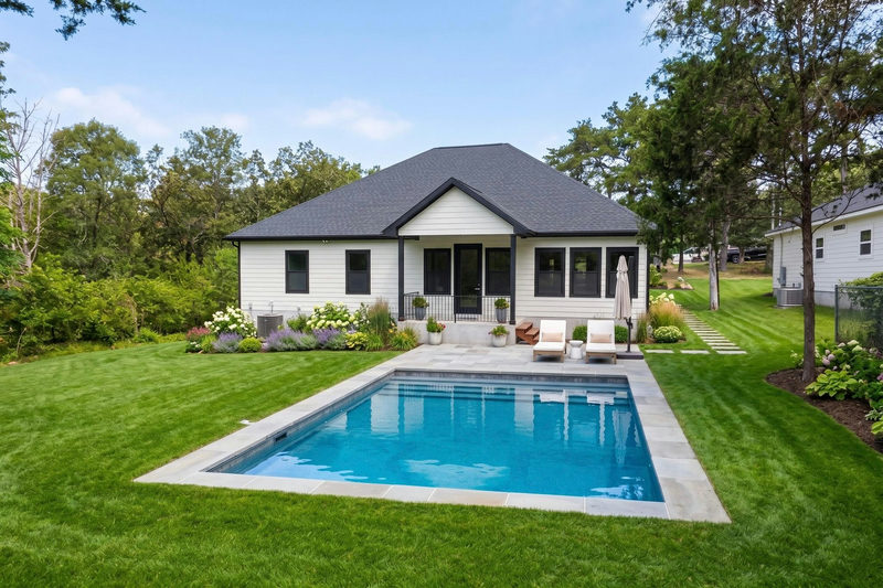 137 N Pohakea Dr — exterior