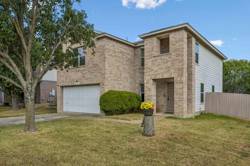 111 Burnet Forest Cv — exterior