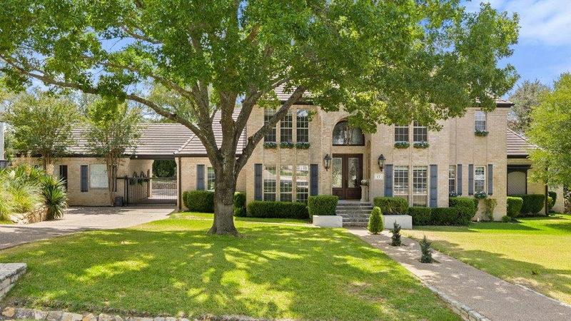 17 Hedgebrook Way — exterior