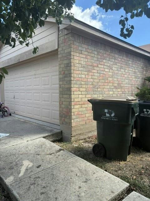 112 Azolar St — exterior