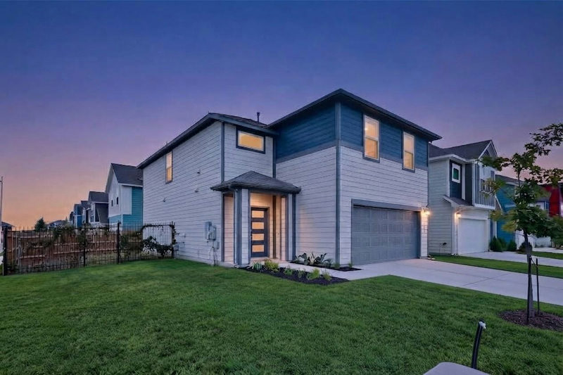 13623 Long Island Dr — exterior