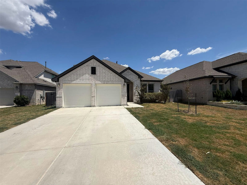 4437 Shady Hill Ln — exterior