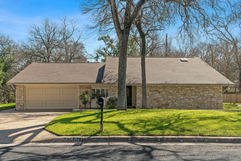 11601 Eubank Dr — exterior