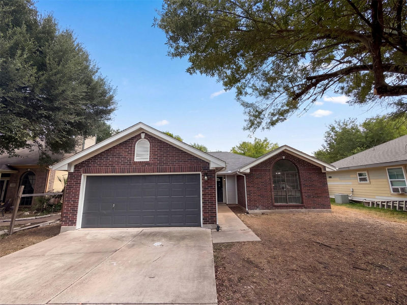 16207 Parkway Dr — exterior